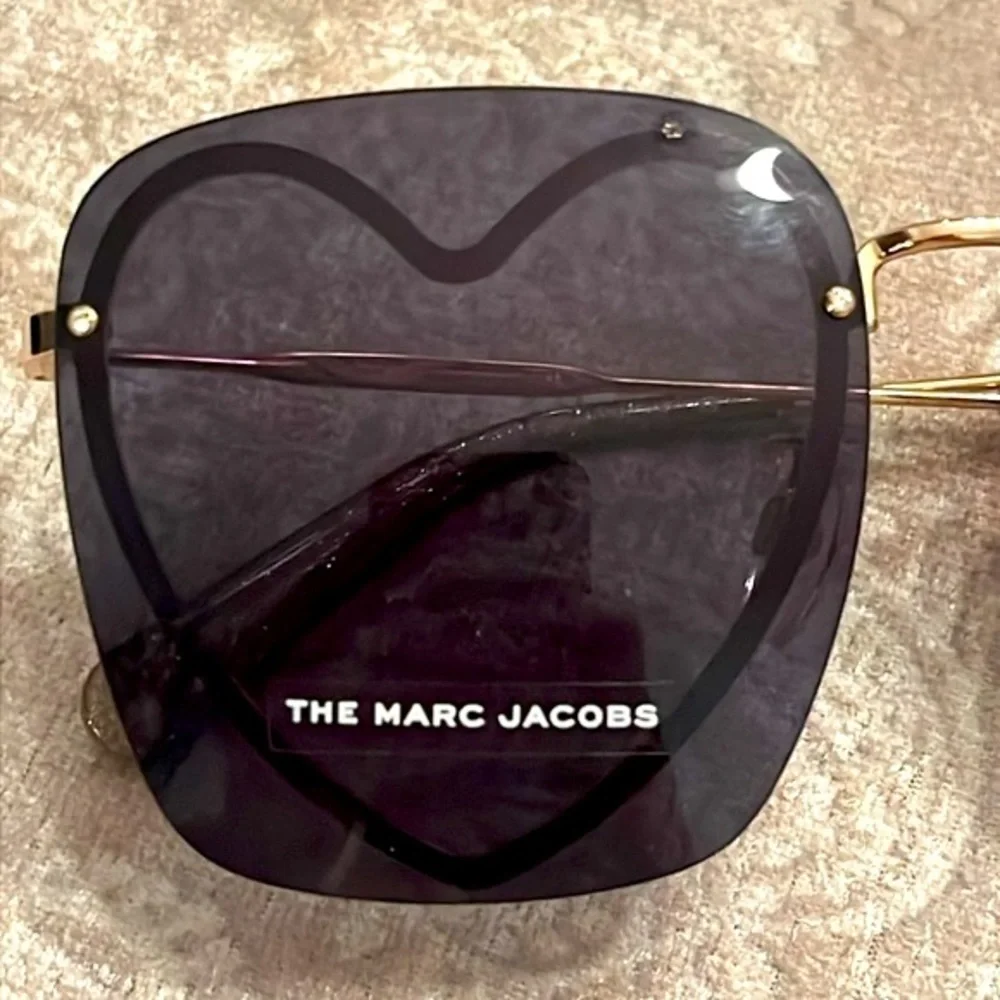 Brand New The Marc Jacobs Square Sunglasses w/ Gold Tone Metal Heart Shaped Rim